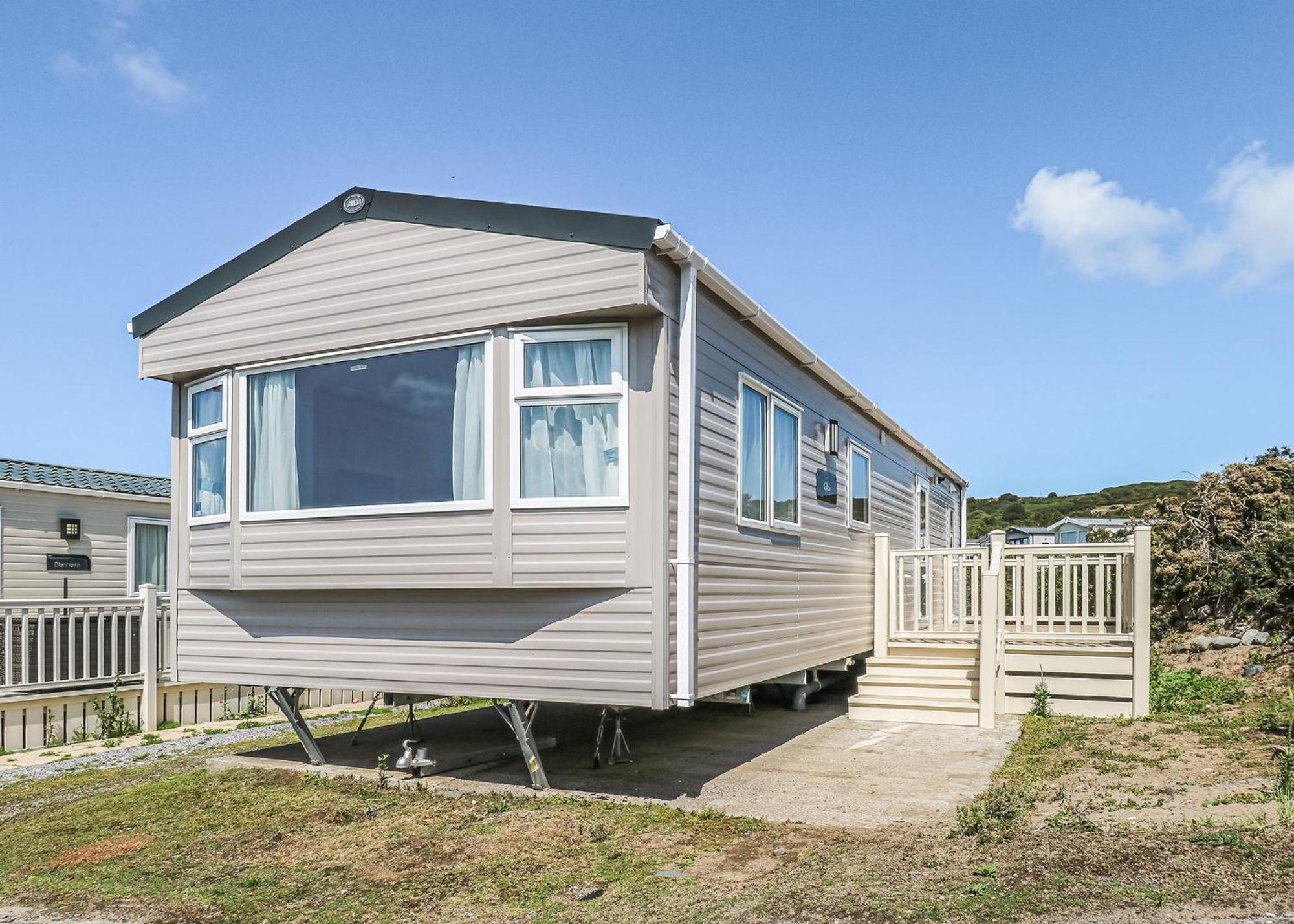 Waters Edge Leisure Park Hotel Cardigan Exterior photo